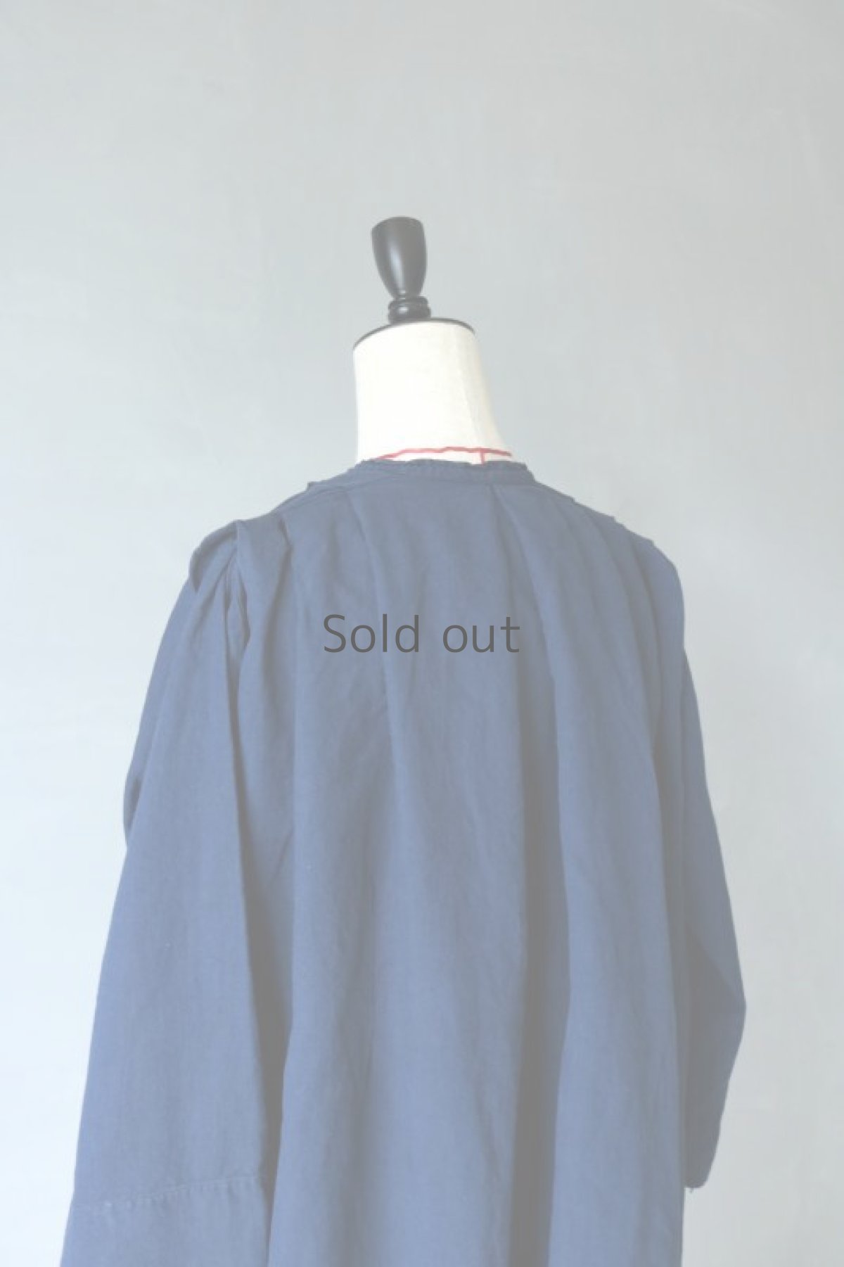 画像11: 【フランス】２０世紀中期の教会用ロングスモックドレス（後染め/紺色） (11)