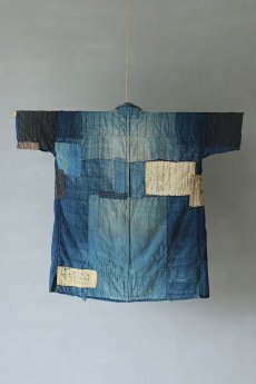 画像16: 【MITSUGU SASAKI】藍染古布　刺し子リペアのリバーシブル野良着（半袖/小さめ） (16)
