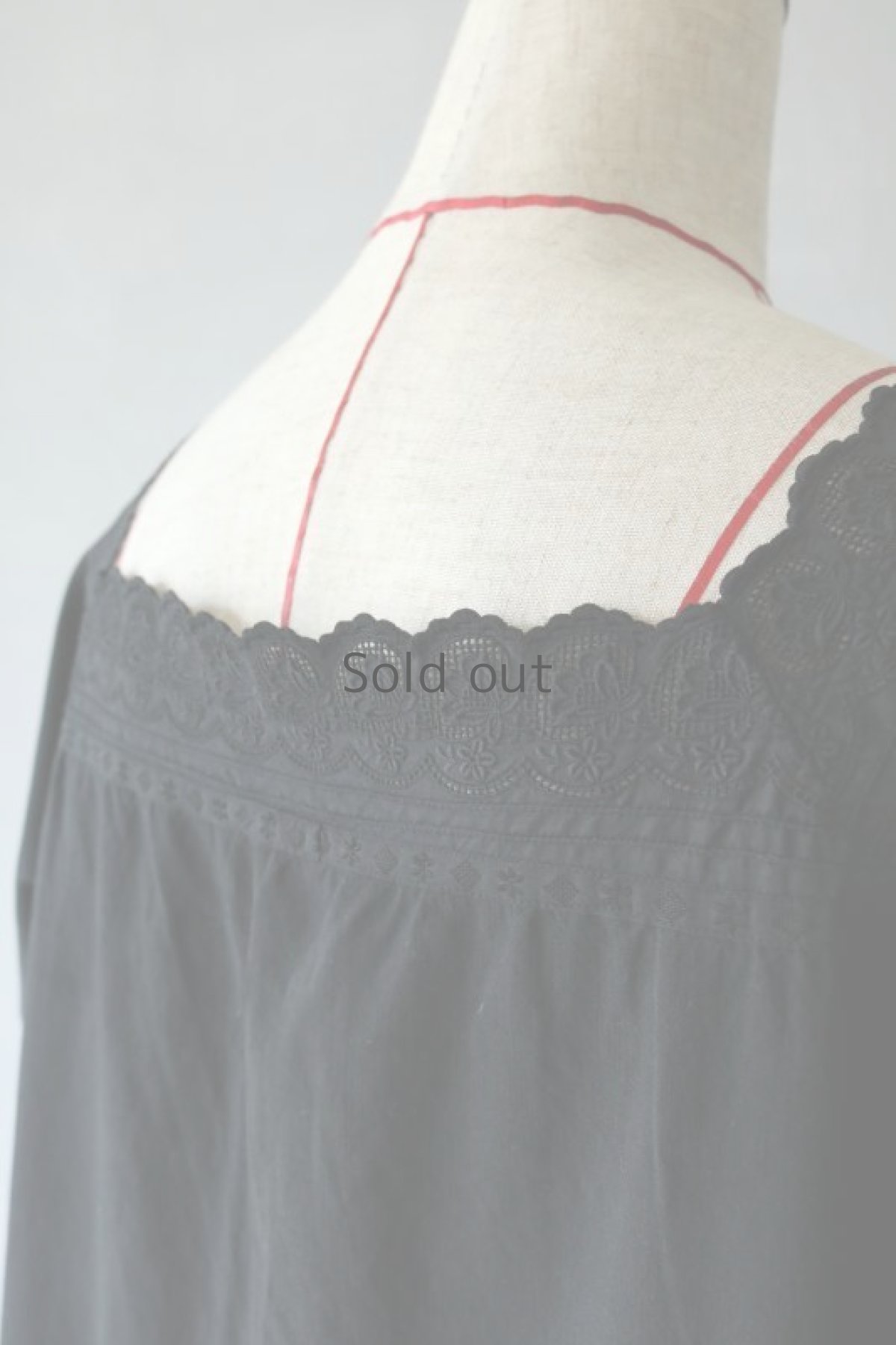 画像11: 【フランス】アンティークコットン×染　Vネックレース半袖ワンピース（ブラック） (11)