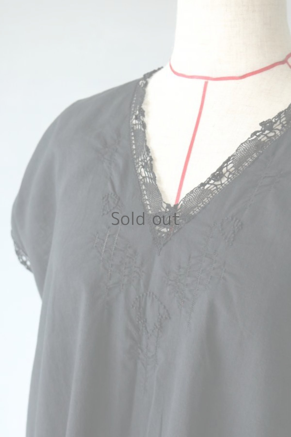 画像3: 【フランス】アンティークコットン×染　Vネックレース　ノースリーブワンピース（ブラック） (3)