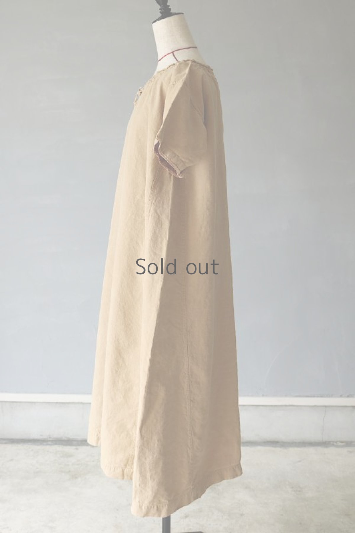 画像8: 【フランス】アンティークリネン×染　ショートスリーブ　ワンピース（ベージュ/イニシャルMO） (8)