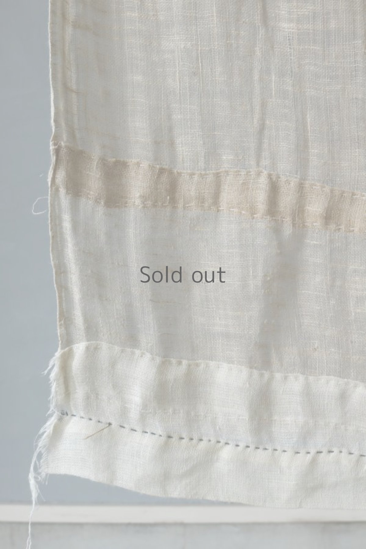 画像7: 【MITSUGU SASAKI】日本古布　パッチワーク壁掛け（藍と生成りの蚊帳） (7)