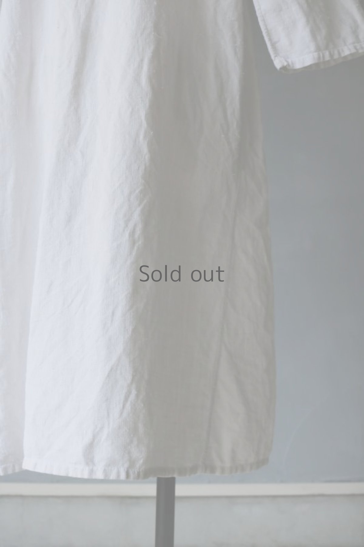 画像12: 【フランス】アンティークリネン ハーフスリーブ ディープVネックワンピース（イニシャルML） (12)