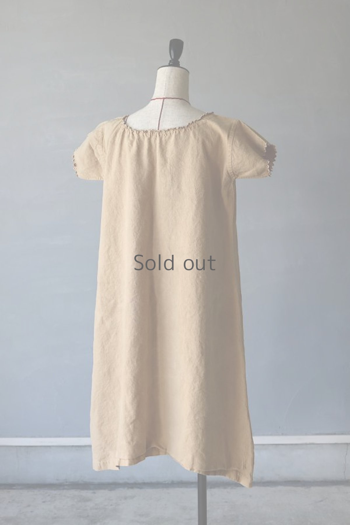 画像9: 【フランス】アンティークリネン×染　ショートスリーブ　ワンピース（ベージュ/イニシャルMF） (9)