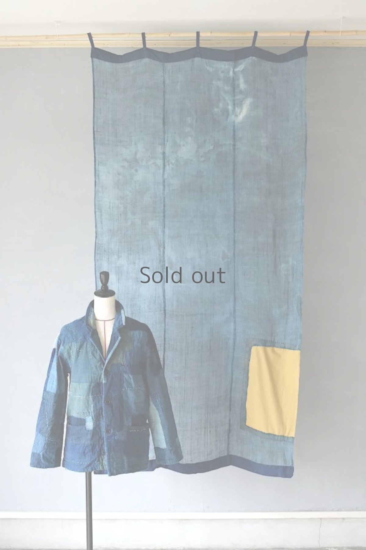 画像13: 【MITSUGU SASAKI】日本古布　パッチワーク壁掛け（藍・蚊帳） (13)