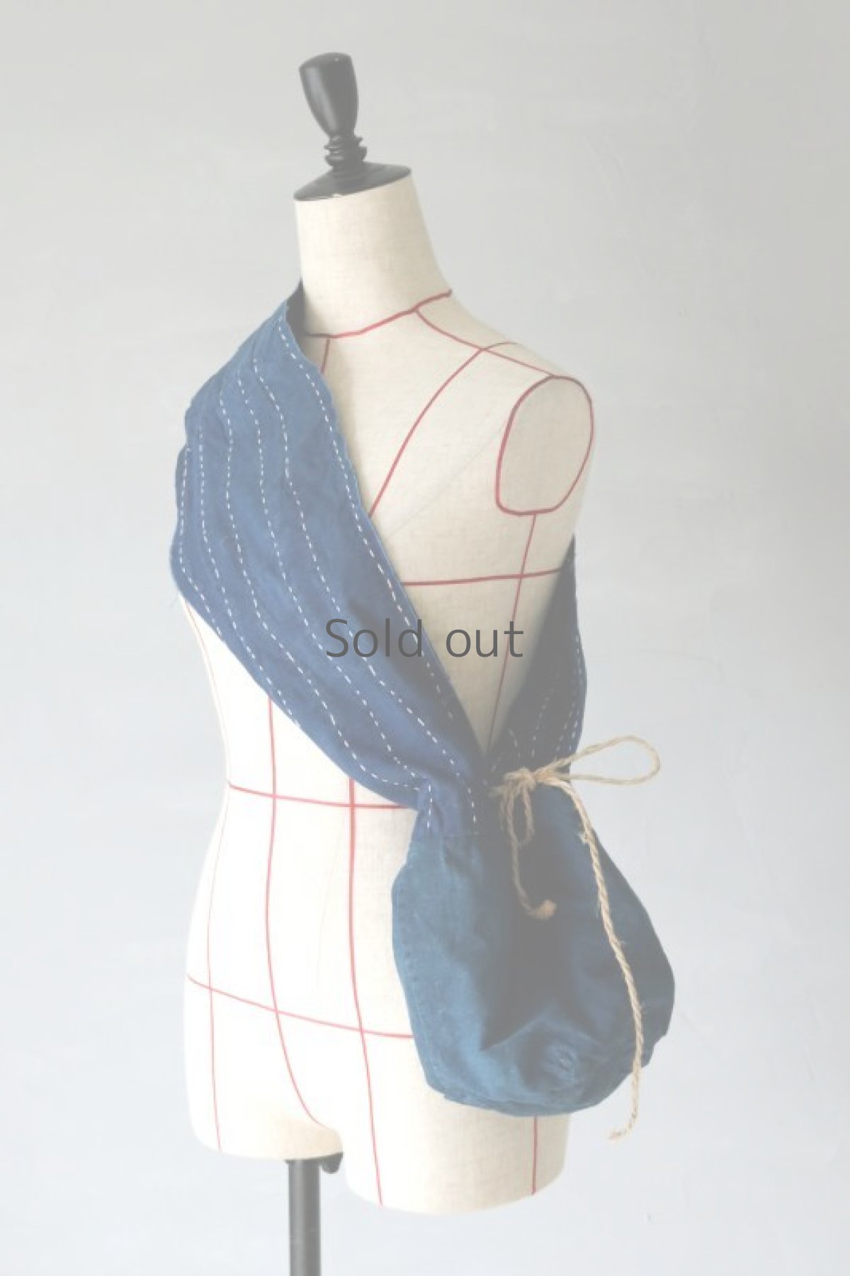 画像2: 【MITSUGU SASAKI】BORO古布　パッチワーク米袋のリバーシブルショルダーバッグ(藍/ウォーキング用) (2)