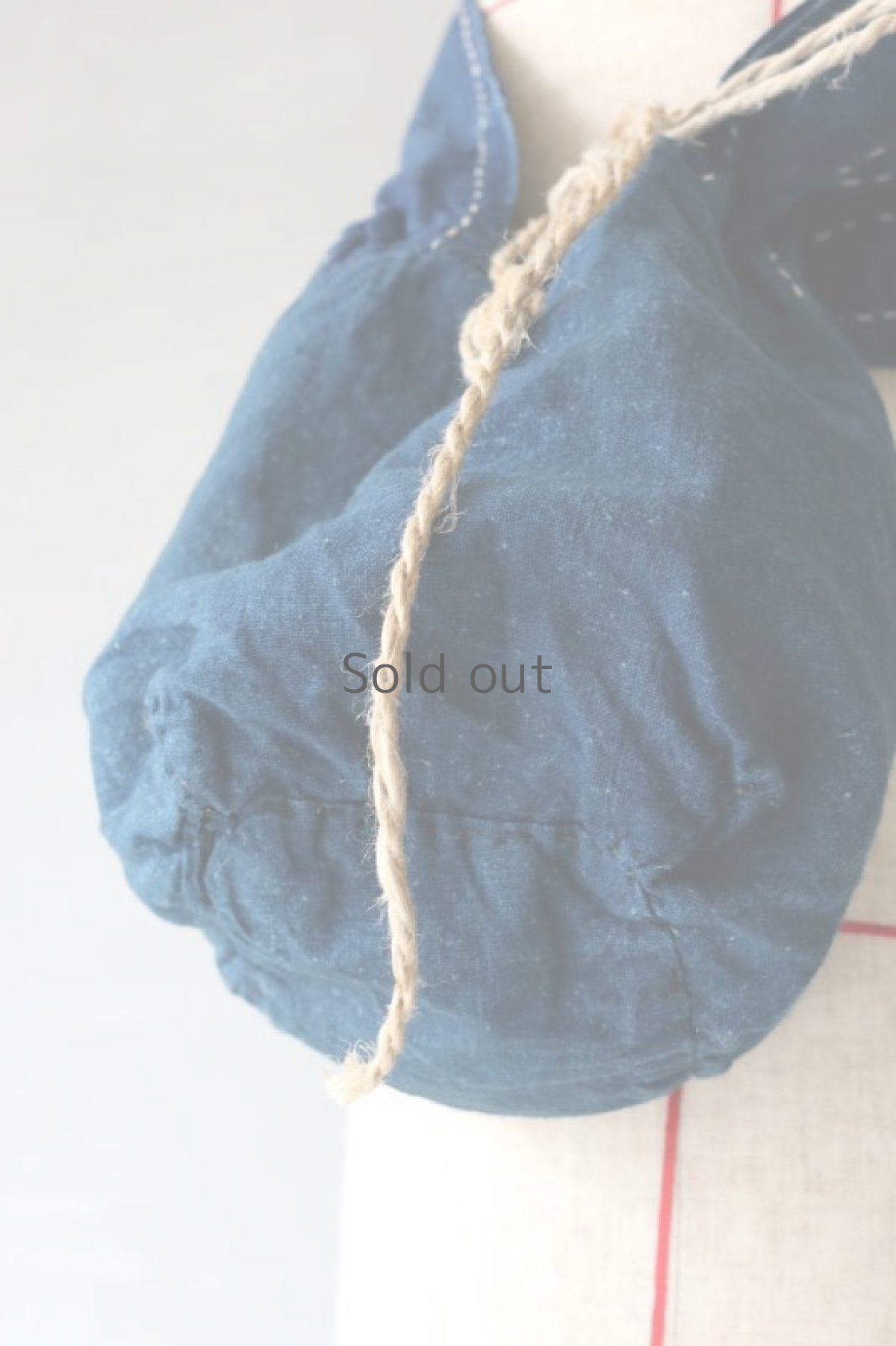 画像6: 【MITSUGU SASAKI】BORO古布　パッチワーク米袋のリバーシブルショルダーバッグ(藍/ウォーキング用) (6)