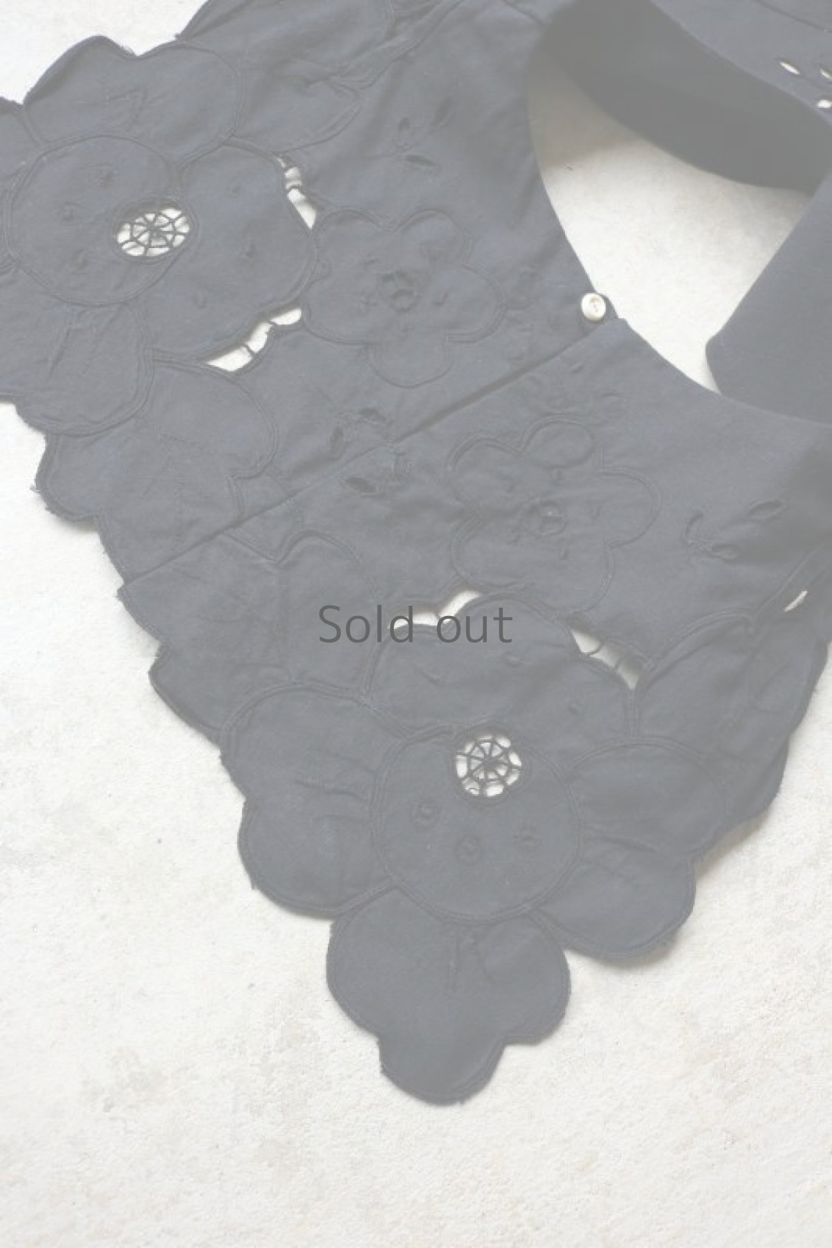 画像4: 【ササキチホ】アンティークコットン×染め 胸飾り(黒/B) (4)