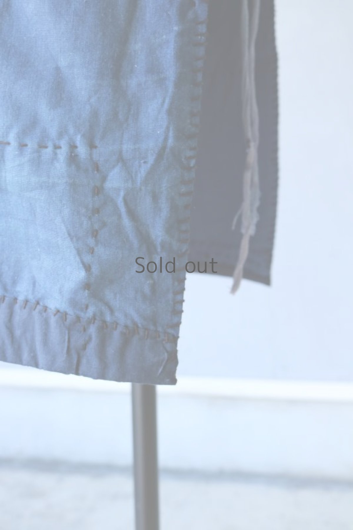 画像8: 【MITSUGU SASAKI】BORO古布　藍染古布を縫い合わせたフレンチワークエプロン　 (8)