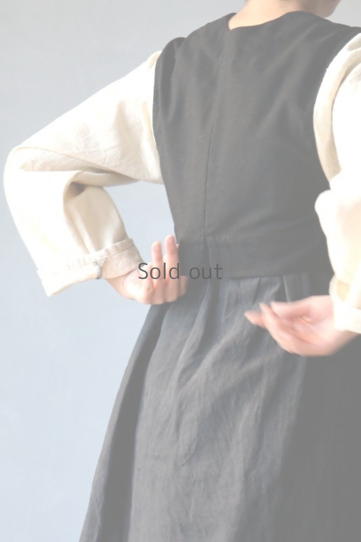 画像10: 【ササキチホ】アンティークリネン×染め+古布 短上衣（生成りと黒） (10)