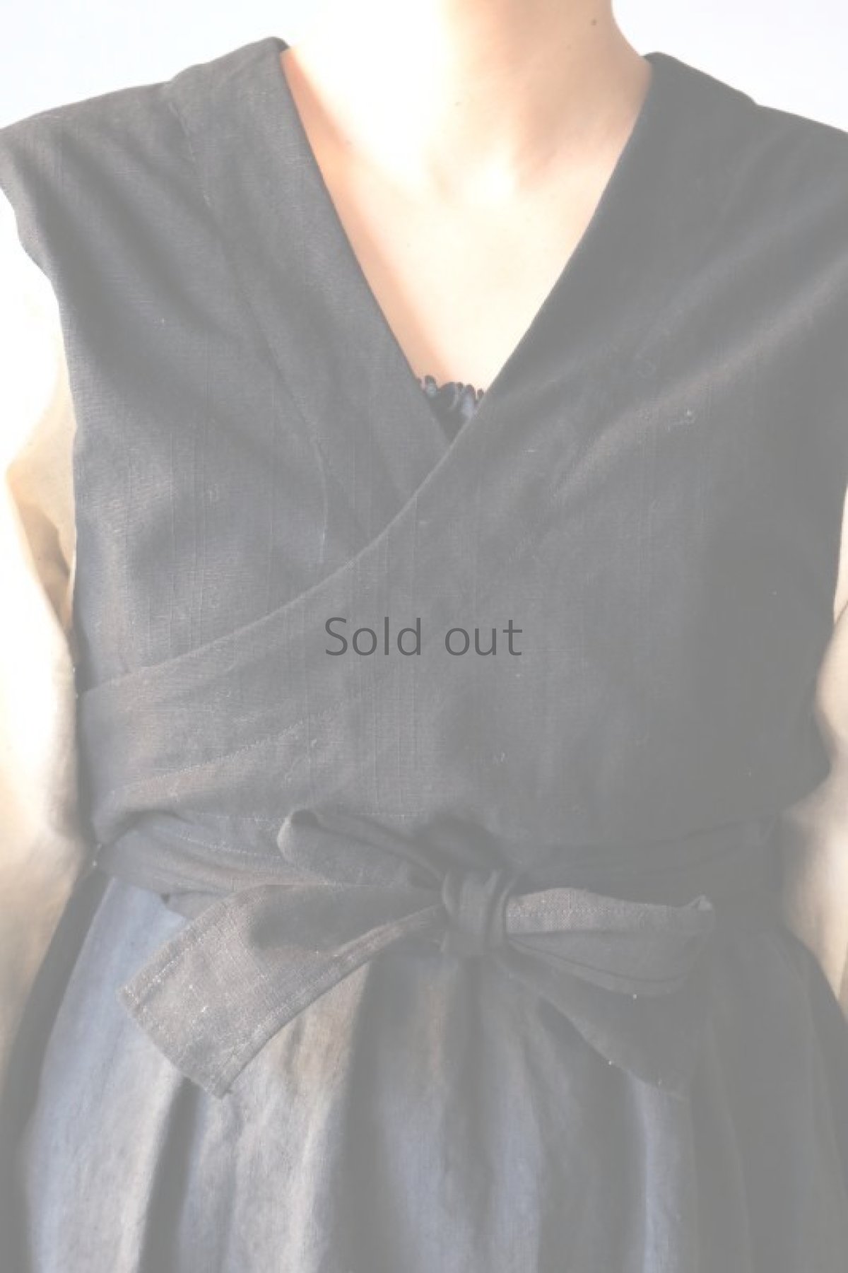 画像2: 【ササキチホ】アンティークリネン×染め+古布 短上衣（生成りと黒） (2)