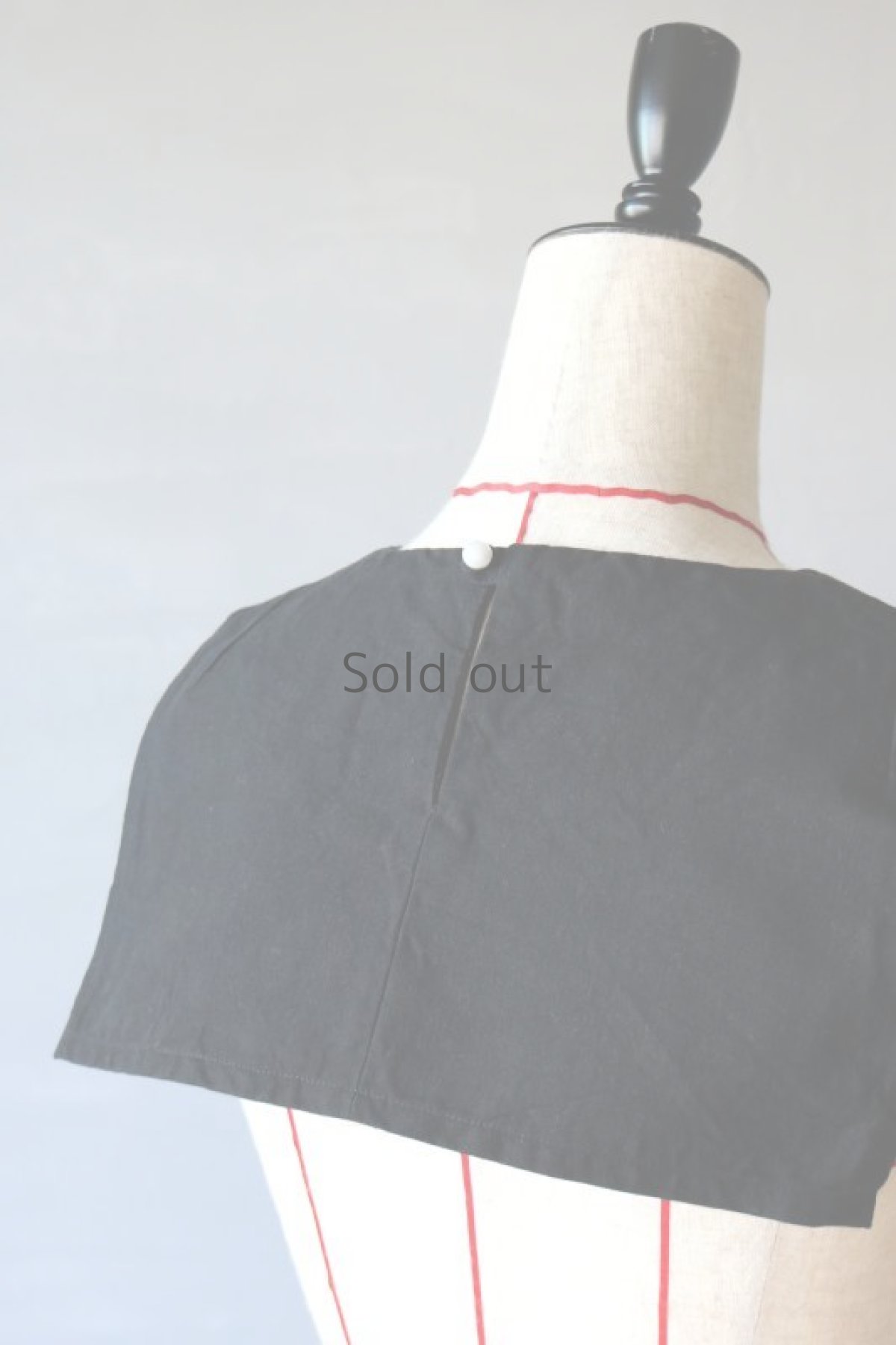 画像8: 【ササキチホ】アンティークリネン×染め 胸飾り（黒/花刺繍） (8)