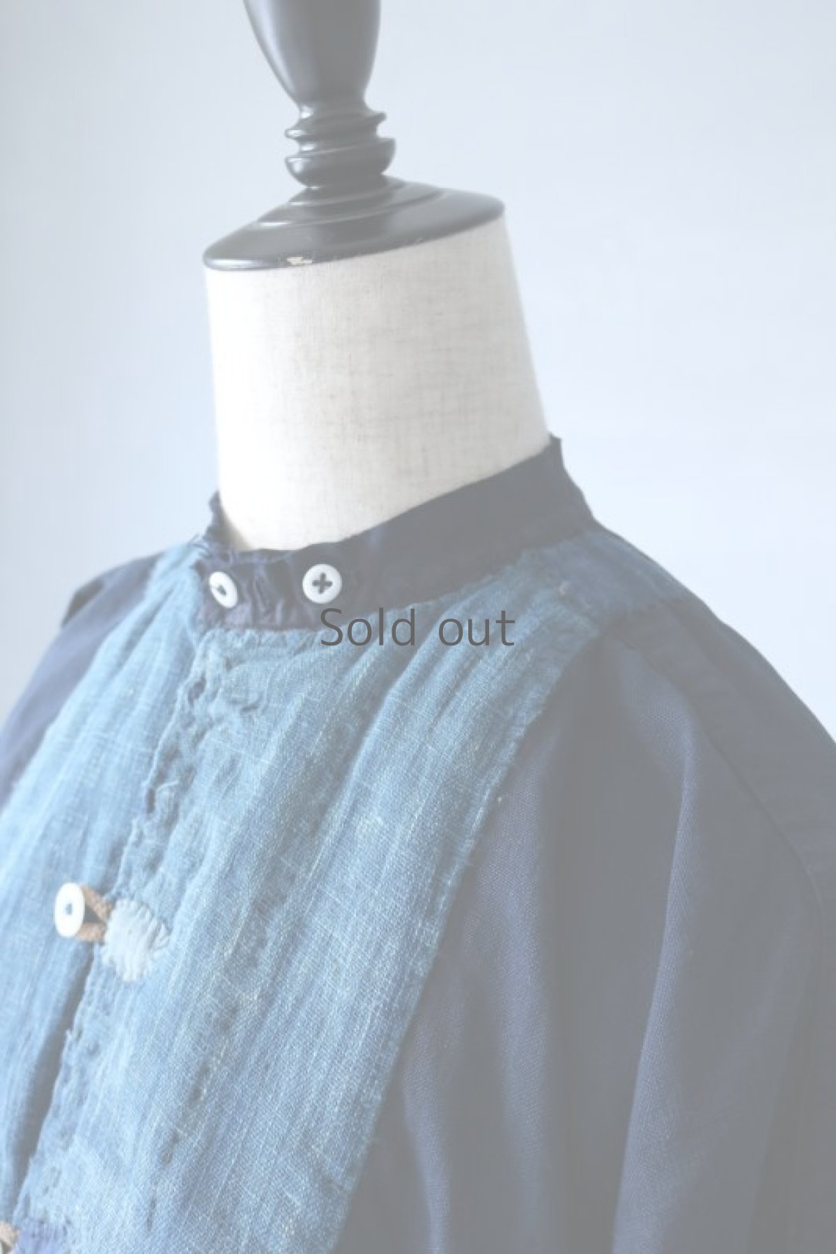 画像5: 【MITSUGU SASAKI】アンティークリネン×染め×古布　パッチワークボロスモックシャツ （紺染め） (5)