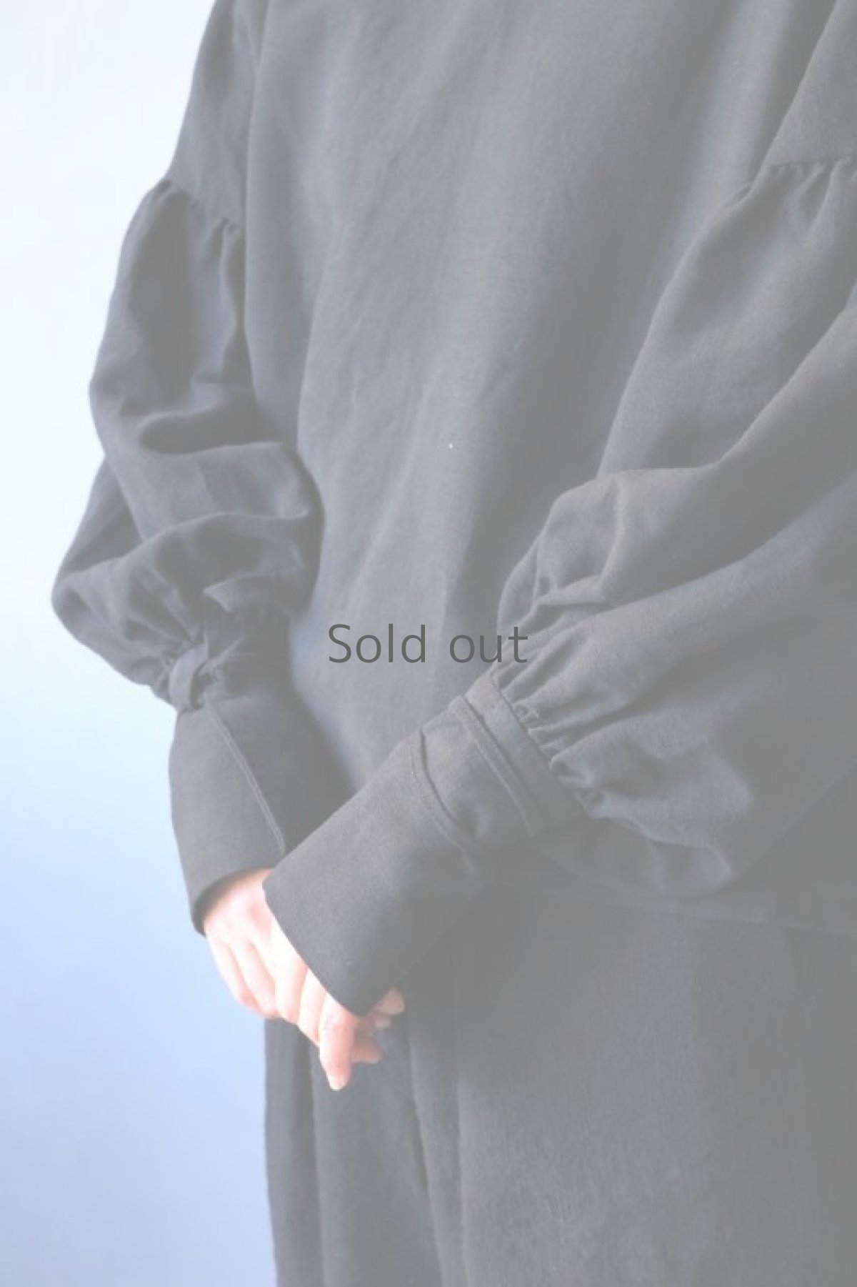 画像11: 【ササキチホ】アンティークリネン×染　ロングカフスブラウス（黒色） (11)