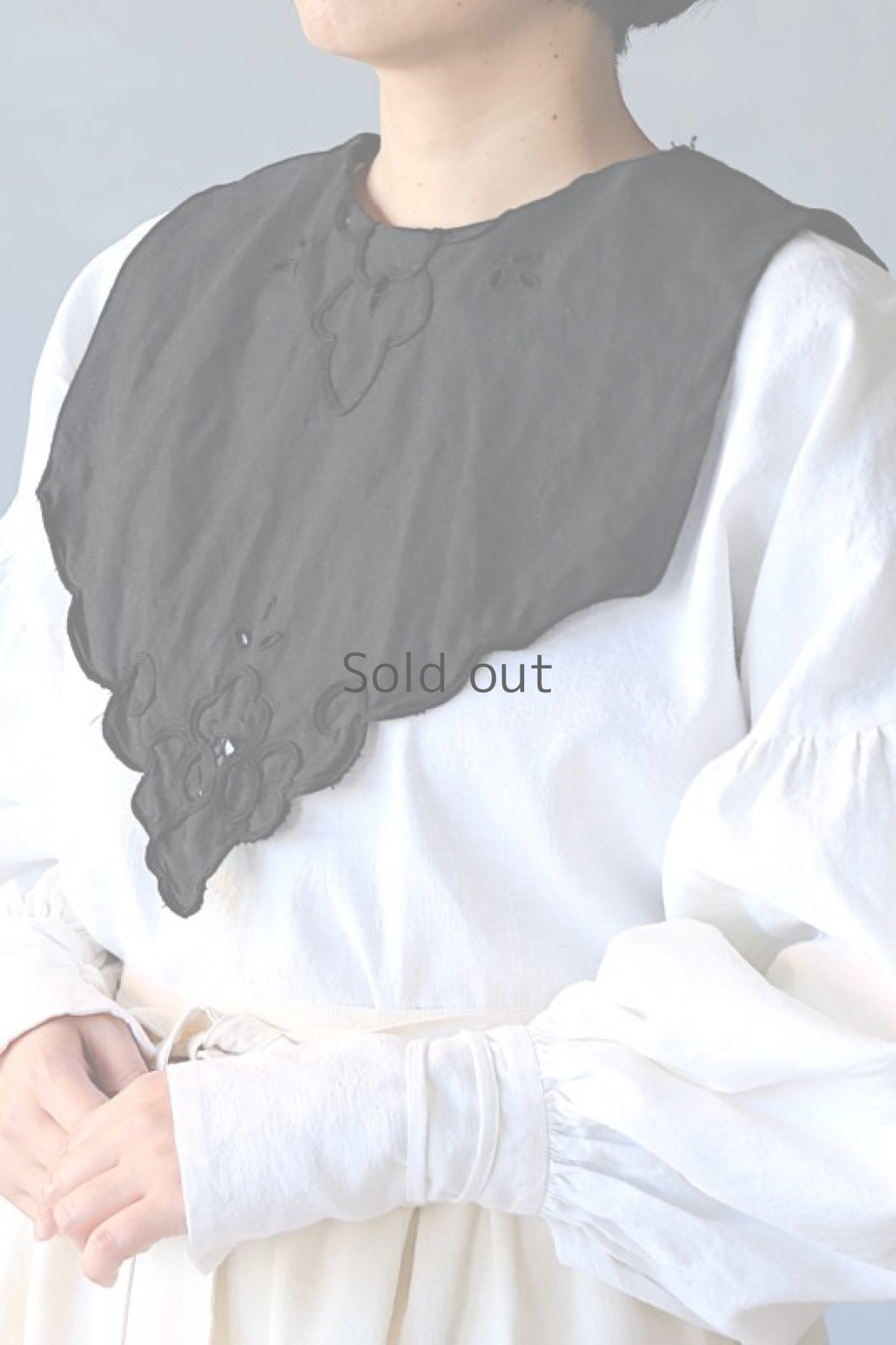 画像10: 【ササキチホ】アンティークコットン×染め 胸飾り（黒/カットワーク） (10)