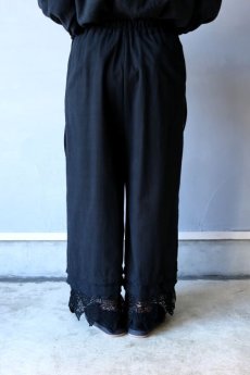 画像9: 【ササキチホ】アンティークリネン×染　裾レース　ワイドパンツ（黒） (9)