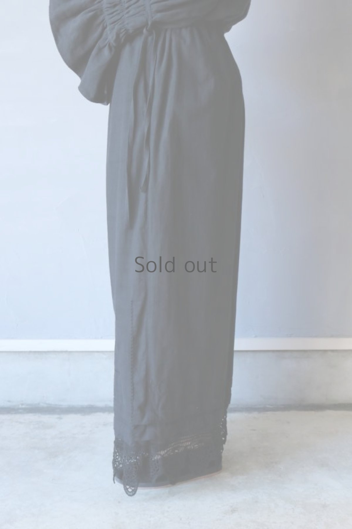 画像8: 【ササキチホ】アンティークリネン×染　裾レース　ワイドパンツ（黒） (8)