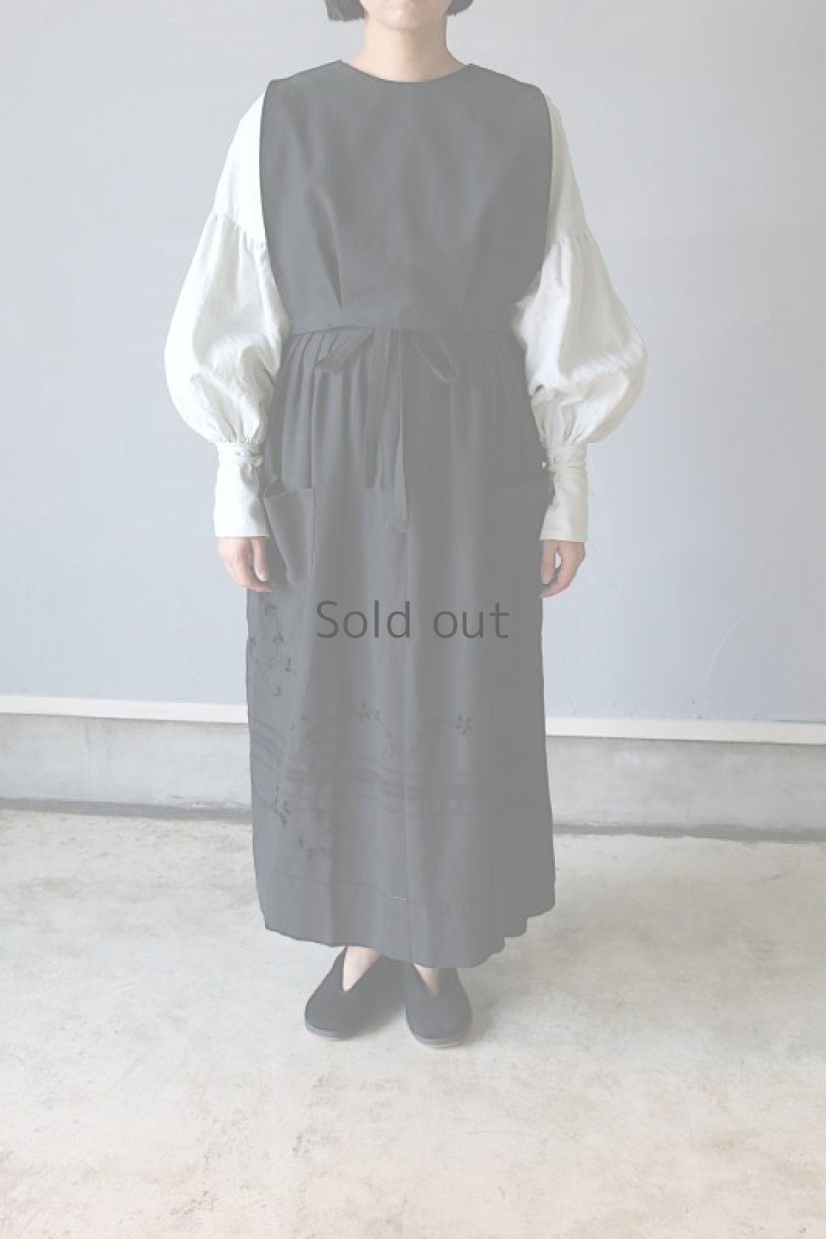 画像3: 【ササキチホ】アンティークリネン×染め　セットアップエプロン（黒） (3)