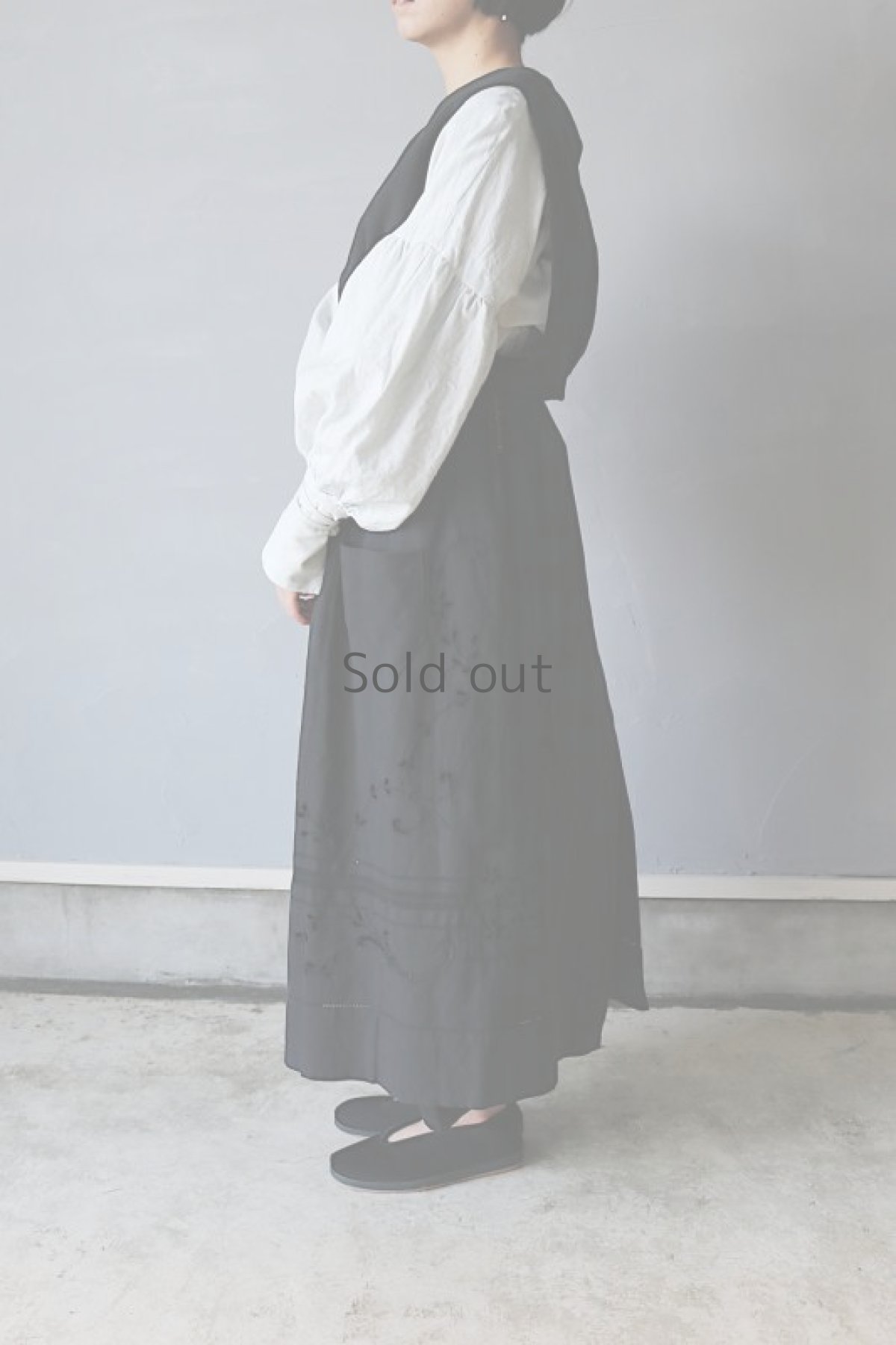 画像7: 【ササキチホ】アンティークリネン×染め　セットアップエプロン（黒） (7)