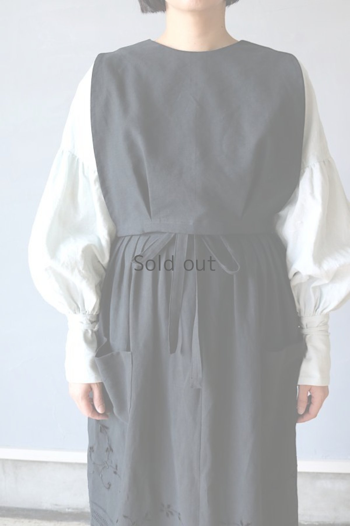 画像4: 【ササキチホ】アンティークリネン×染め　セットアップエプロン（黒） (4)