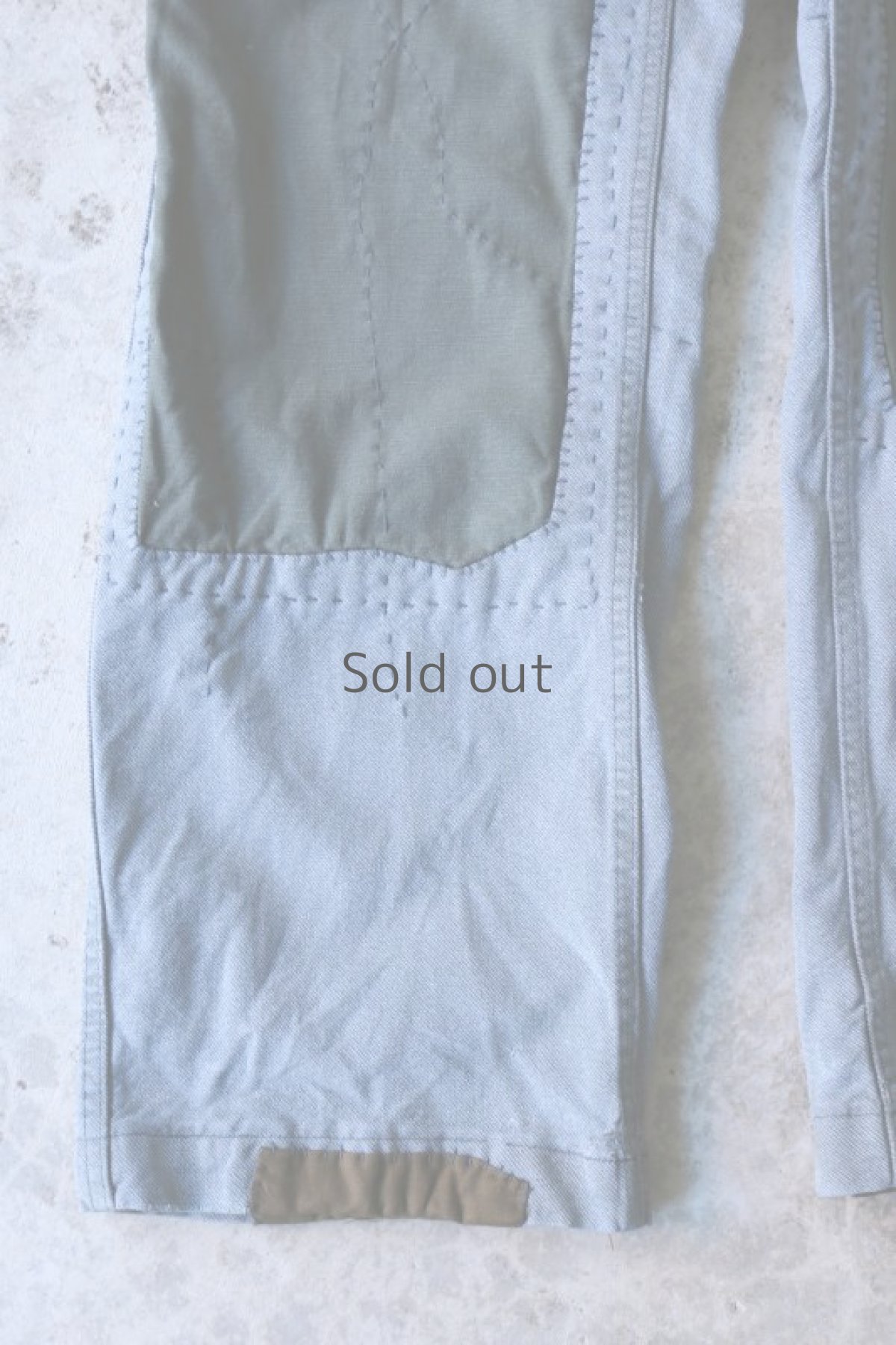 画像4: 【MITSUGU SASAKI】ビンテージ×リメイク　スイス軍のパッチワーク　ミリタリーパンツ（グレーグリーン） (4)