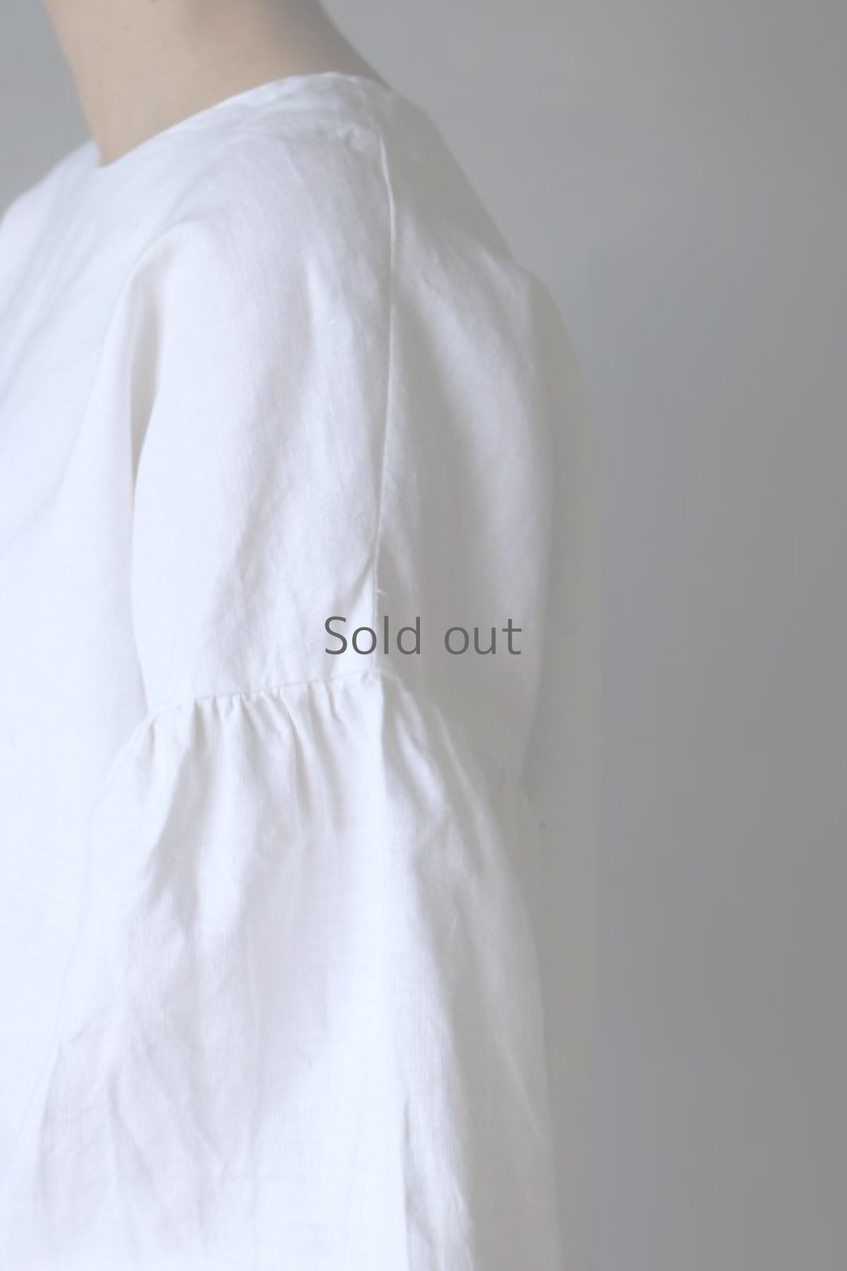 画像9: 【ササキチホ】アンティークリネンと古布　ロングカフスブラウス（白と薄水色） (9)