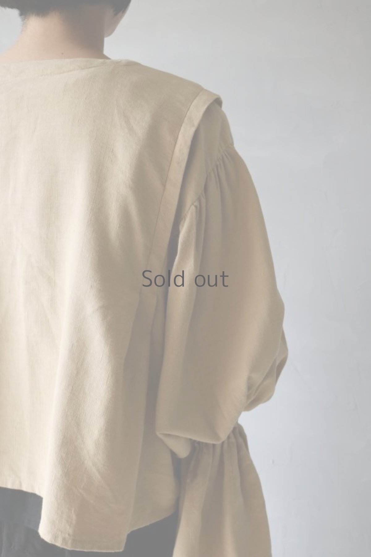 画像13: 【ササキチホ】アンティークリネン×染　ピエロ袖　ビッグブラウス(ベージュ) (13)