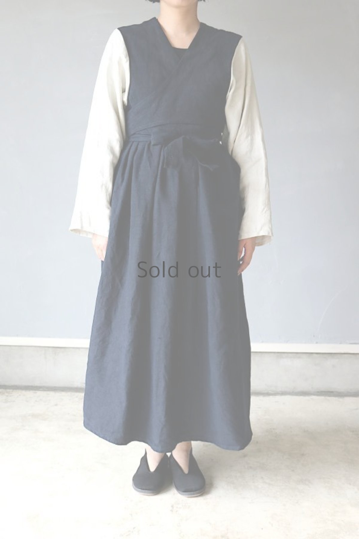 画像2: 【ササキチホ】アンティークリネン×染め　ハンボク　巻ワンピース（濃紺/白） (2)