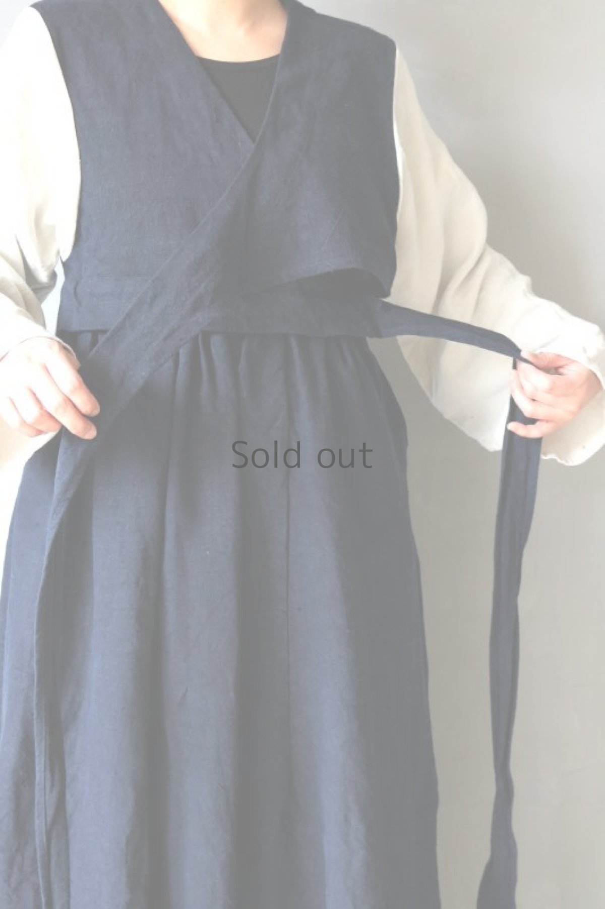 画像14: 【ササキチホ】アンティークリネン×染め　ハンボク　巻ワンピース（濃紺/白） (14)