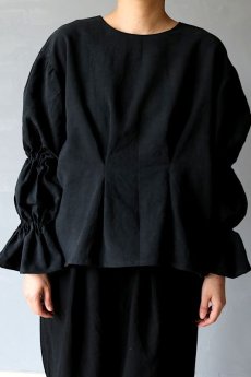 画像4: 【ササキチホ】アンティークリネン×染　ボンボン袖　ブラウス（黒） (4)