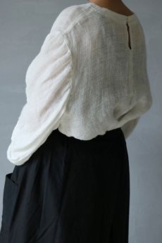 画像16: 【ササキチホ】古布　蚊帳　バルーン袖　ブラウス（白/未使用の布） (16)