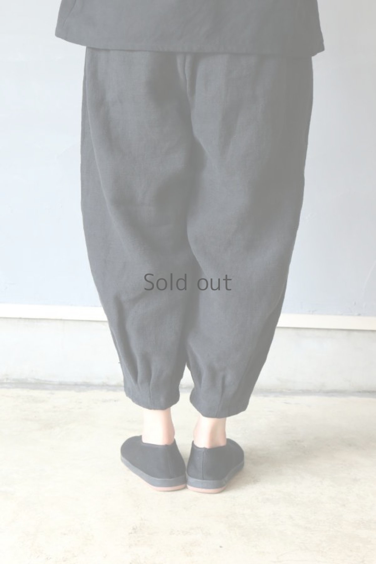 画像5: 【ササキチホ】アンティークリネン×染　バレルパンツ（黒） (5)