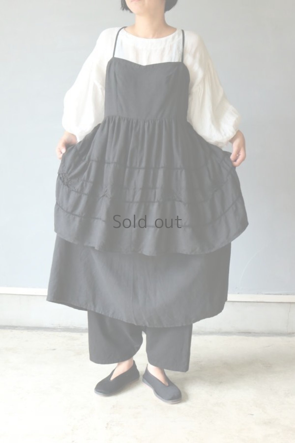 画像2: 【ササキチホ】アンティークリネン×染　背クロス＋リボンキャミソール（黒レース/ロング丈） (2)