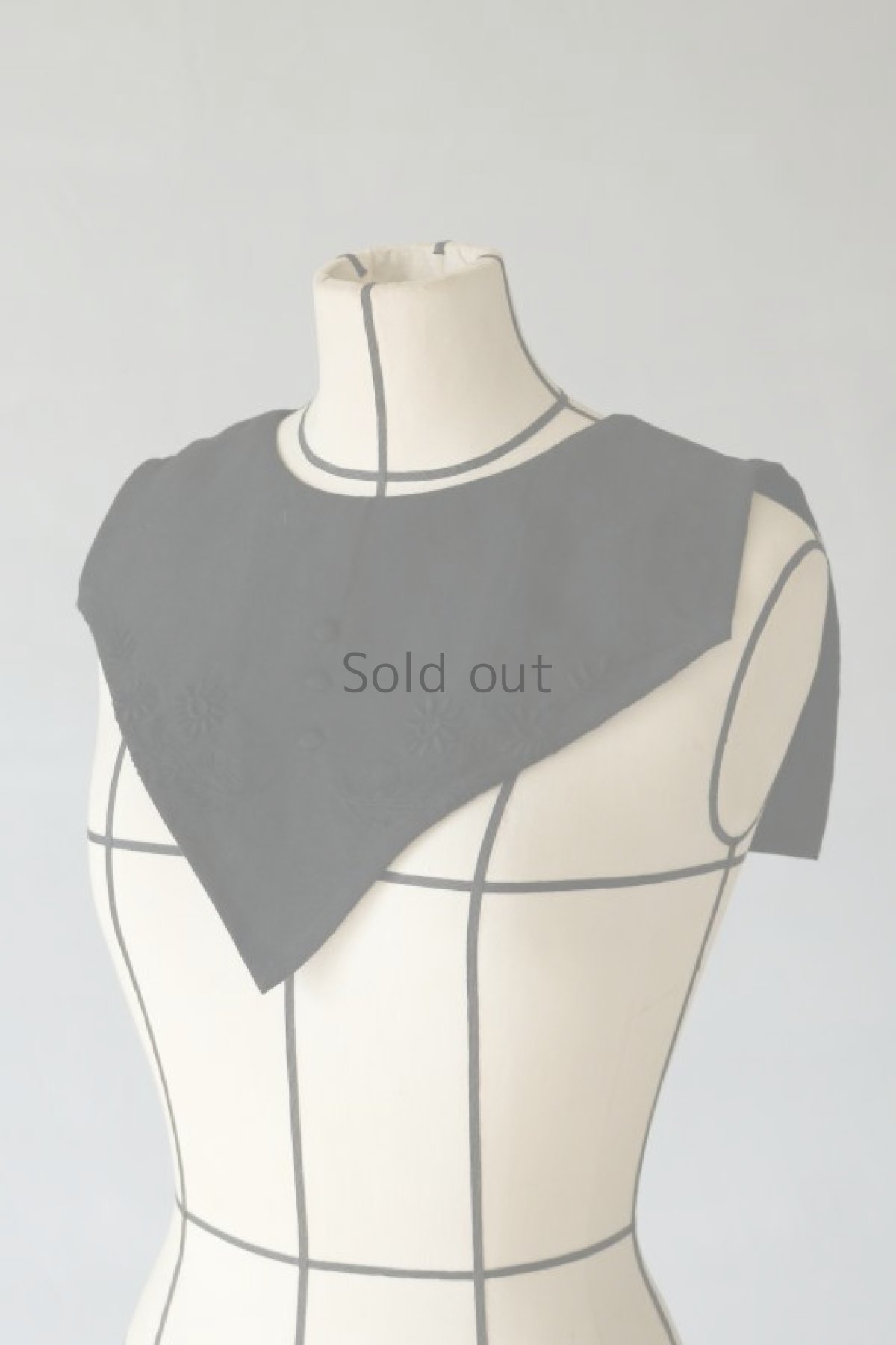 画像5: 【ササキチホ】アンティークリネン×染め 胸飾り（黒/花1） (5)