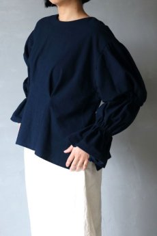 画像2: 【ササキチホ】アンティークリネン×染　ボンボン袖　ブラウス（紺） (2)
