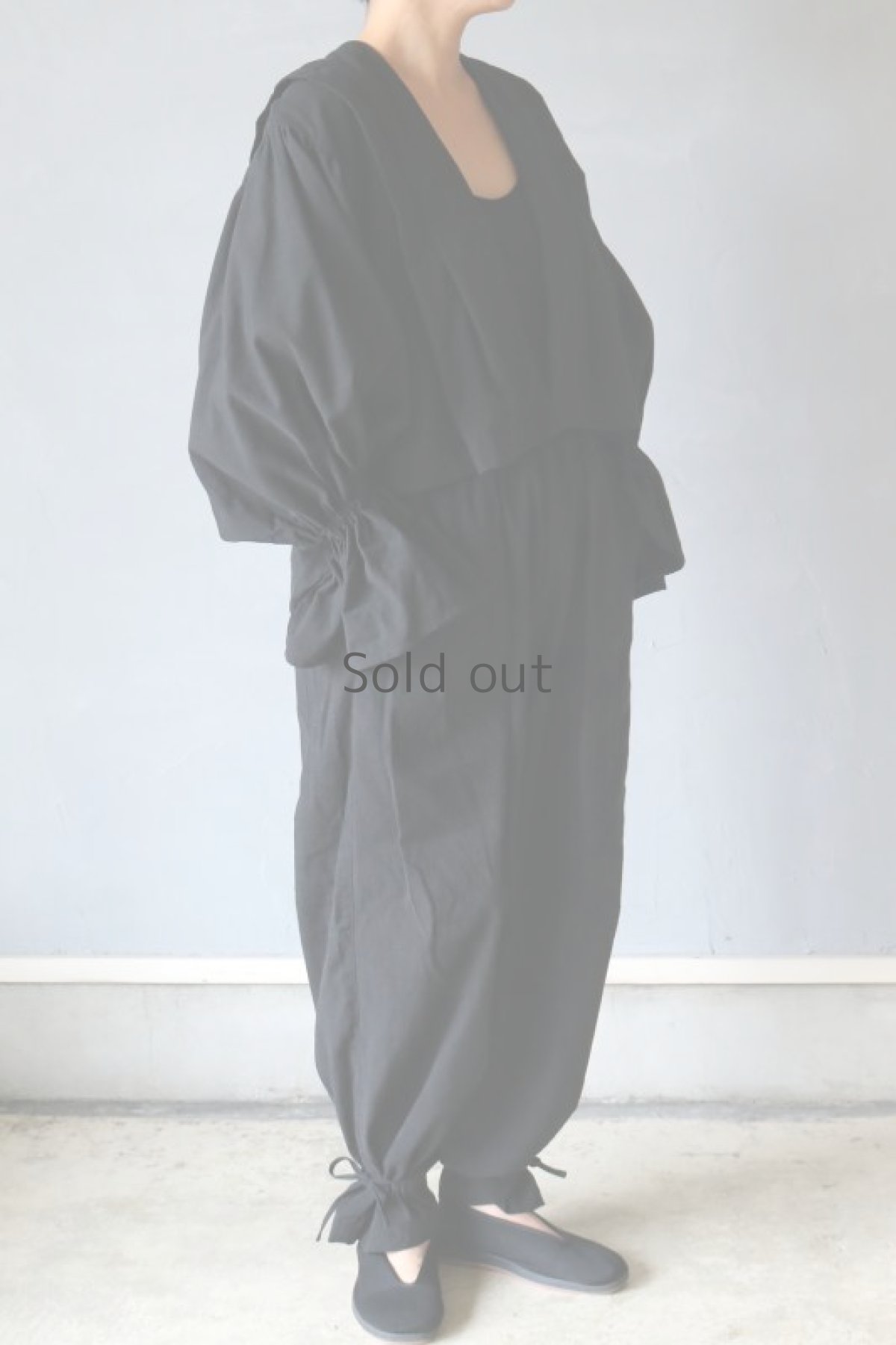 画像3: 【ササキチホ】アンティークリネン×染　肩衣　ピエロ袖（黒） (3)