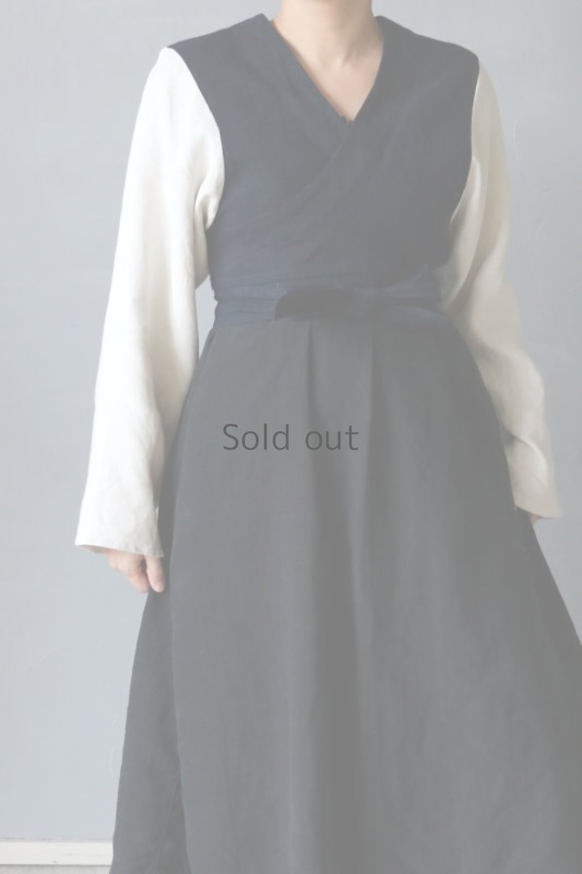 画像3: 【ササキチホ】アンティークリネン×染め 短上衣（白と紺） (3)