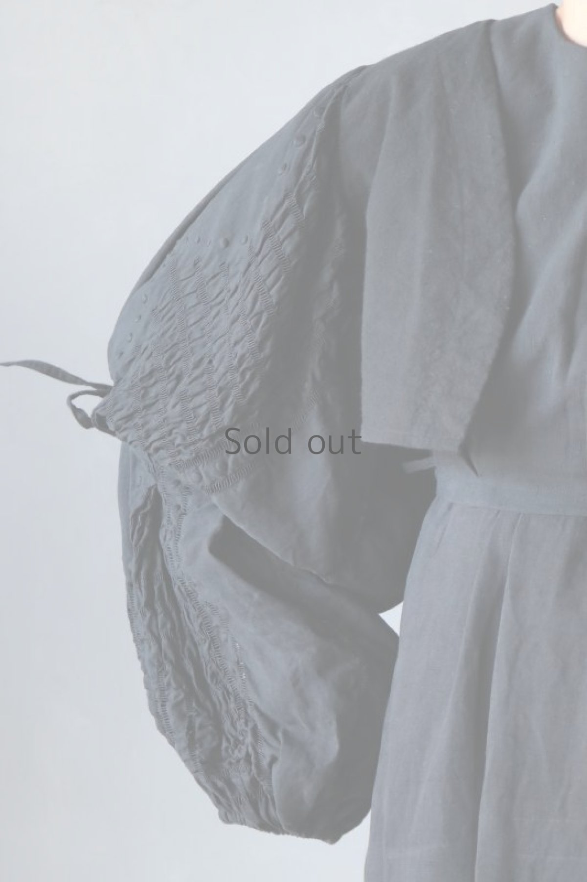 画像4: 【ササキチホ】アンティークリネン×染　短羽織　ボリューム袖（タック＋リボン/レース/黒） (4)