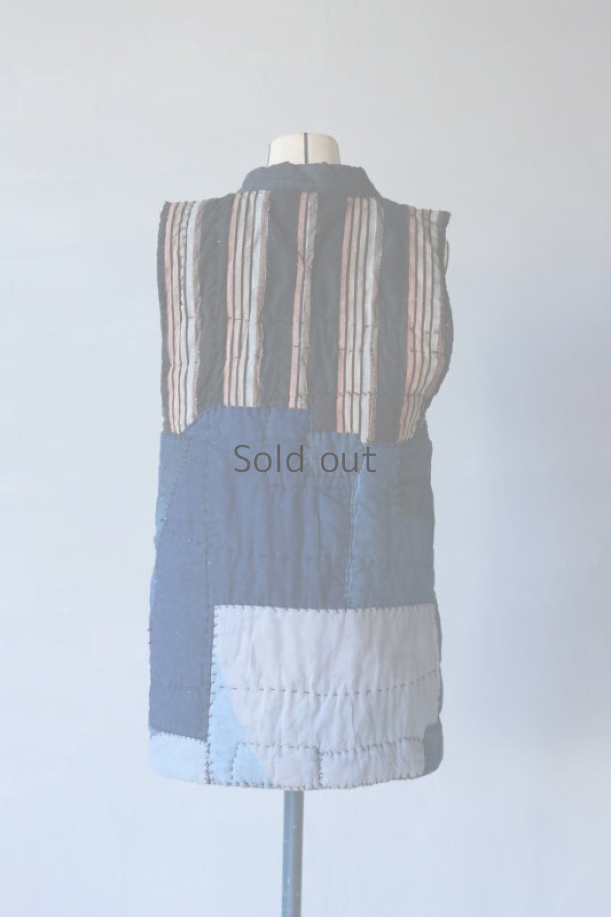 画像25: 【MITSUGU SASAKI】古布　リバーシブル　中綿　チョッキ（藍染古布） (25)