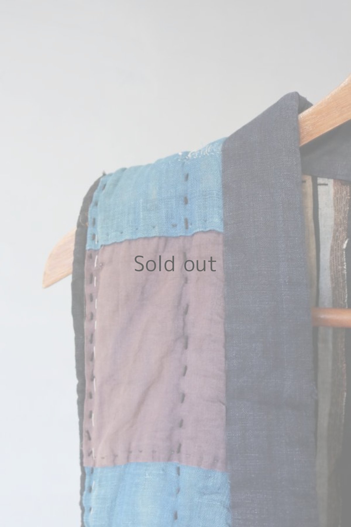 画像16: 【MITSUGU SASAKI】古布　リバーシブル　中綿　チョッキ（藍染古布） (16)