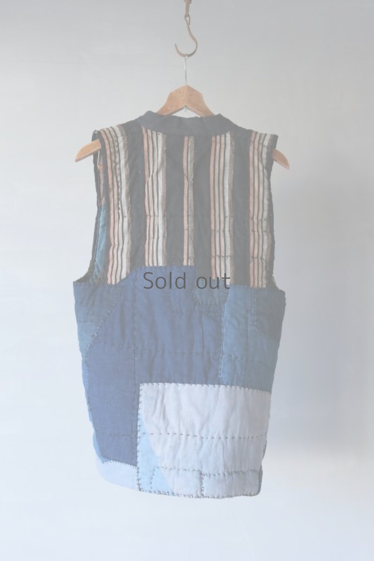 画像5: 【MITSUGU SASAKI】古布　リバーシブル　中綿　チョッキ（藍染古布） (5)