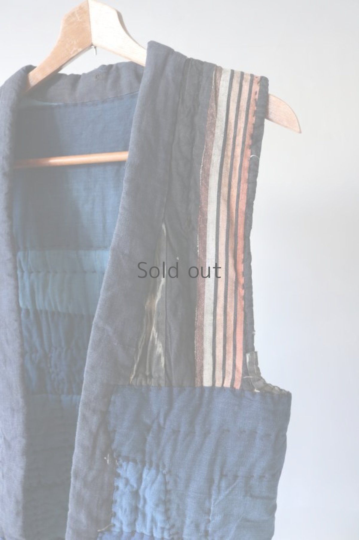 画像7: 【MITSUGU SASAKI】古布　リバーシブル　中綿　チョッキ（藍染古布） (7)