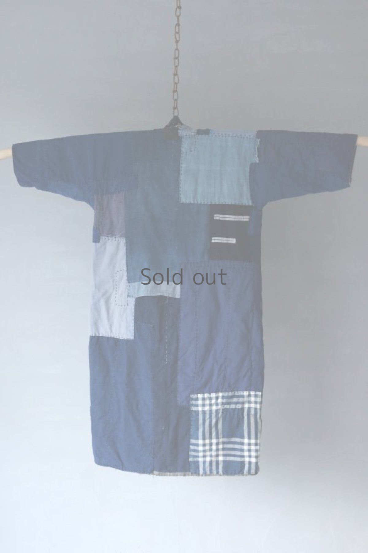 画像27: 【MITSUGU SASAKI】藍染古布　刺し子リペアのリバーシブル　ロング野良着（Paris Collection 2024） (27)