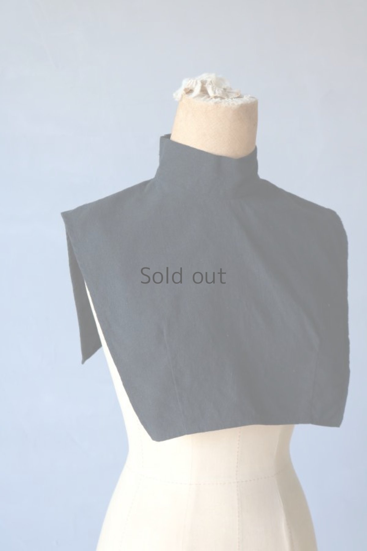 画像3: 【ササキチホ】アンティークリネン×染め 修道女の襟掛け（黒/背中イニシャル） (3)