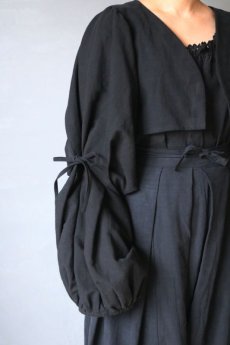 画像5: 【ササキチホ】アンティークリネン×染　短羽織　ボリューム袖（タック＋リボン/黒） (5)