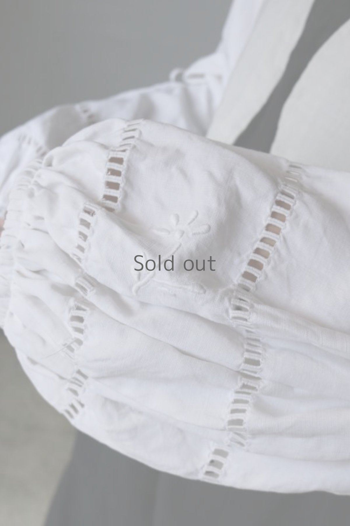 画像12: 【ササキチホ】アンティークリネン　短羽織　ボリューム袖（タック＋リボン/２トーン白/レース） (12)