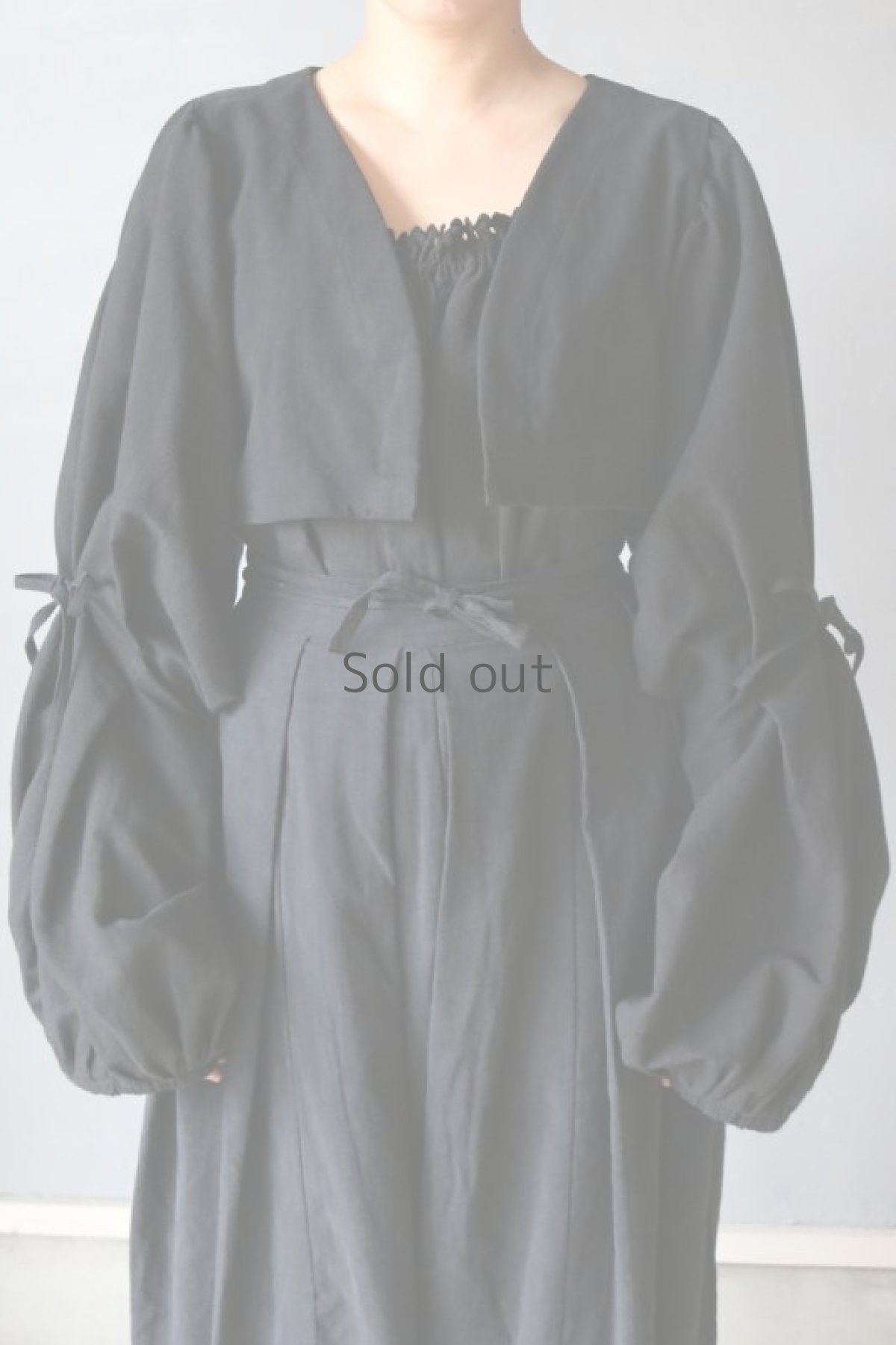 画像4: 【ササキチホ】アンティークリネン×染　短羽織　ボリューム袖（タック＋リボン/黒） (4)