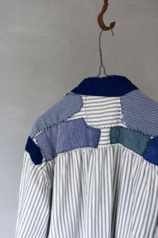 画像13: 【MITSUGU SASAKI】ビンテージリメイク　パッチワーク　ストライプグランパシャツ（白青） (13)
