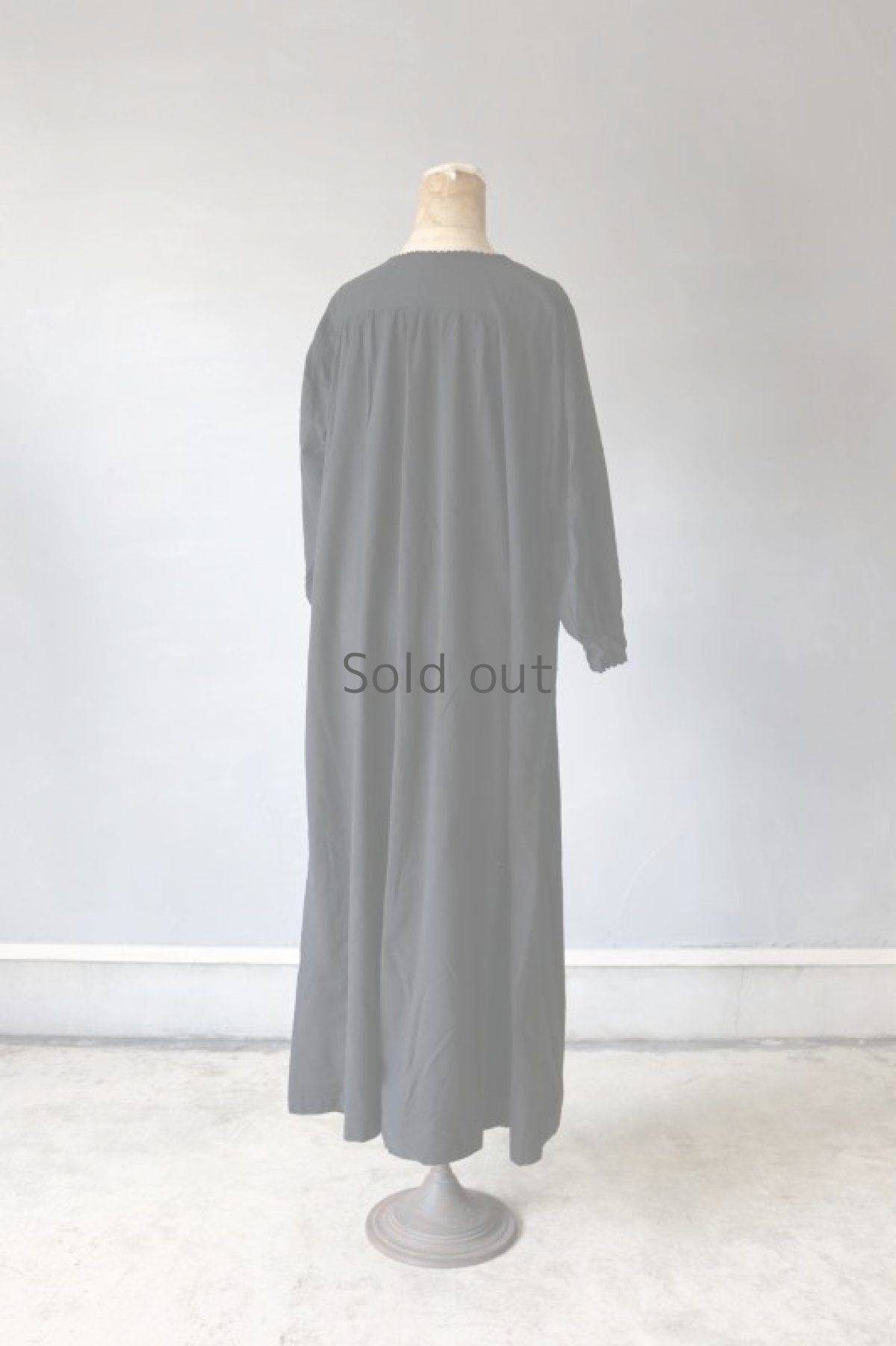 画像8: 【フランス】アンティークコットン×染め　ロングスリーブ　ロングドレス（黒色/レース） (8)