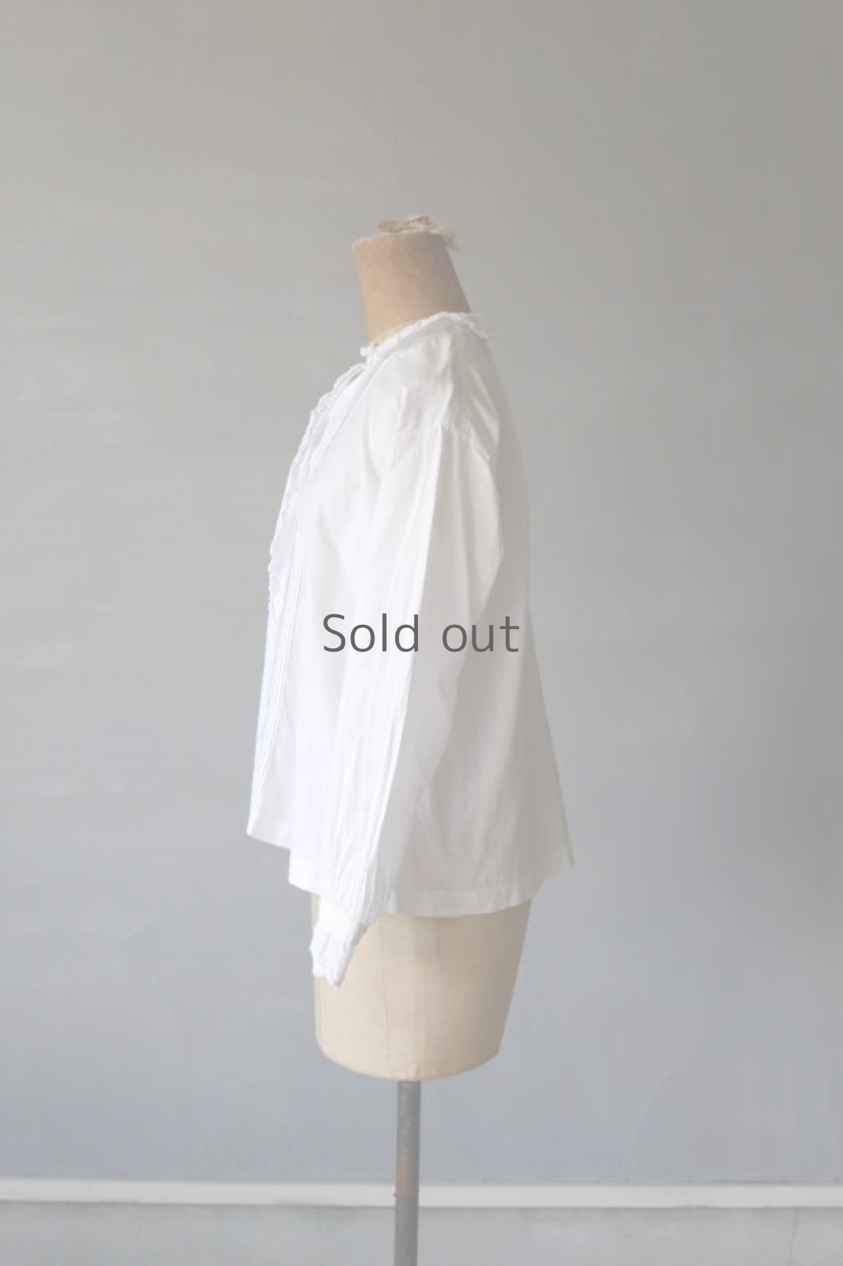 画像6: 【フランス】アンティークコットン　ホワイトクラシックフリルブラウス(３ボタン) (6)